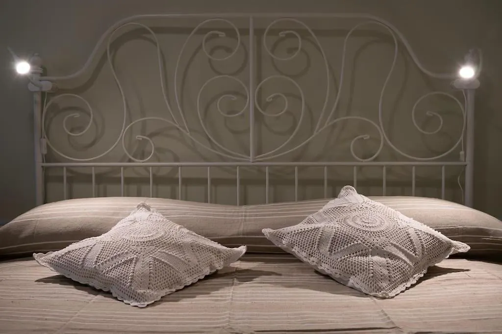 Casa Bouganville - St. Peter Romantic Apartment-1